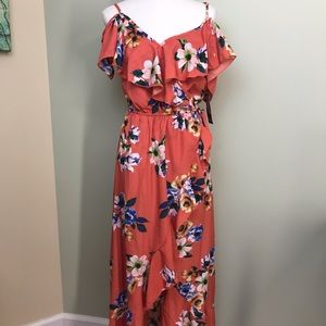 Beautiful feminine dress. Brand new.